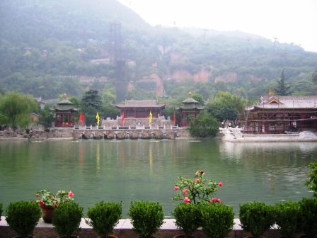 hua qing hot spring