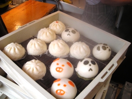 bao and mantou in yokohama chinatown