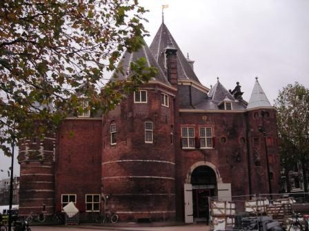 de waag amsterdam chinatown