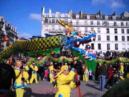 dragon dance paris city center chinese new year