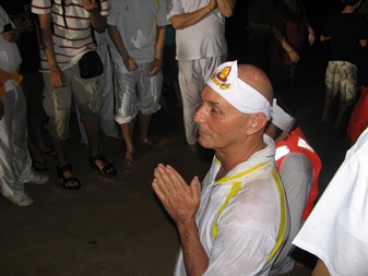 gilles praying